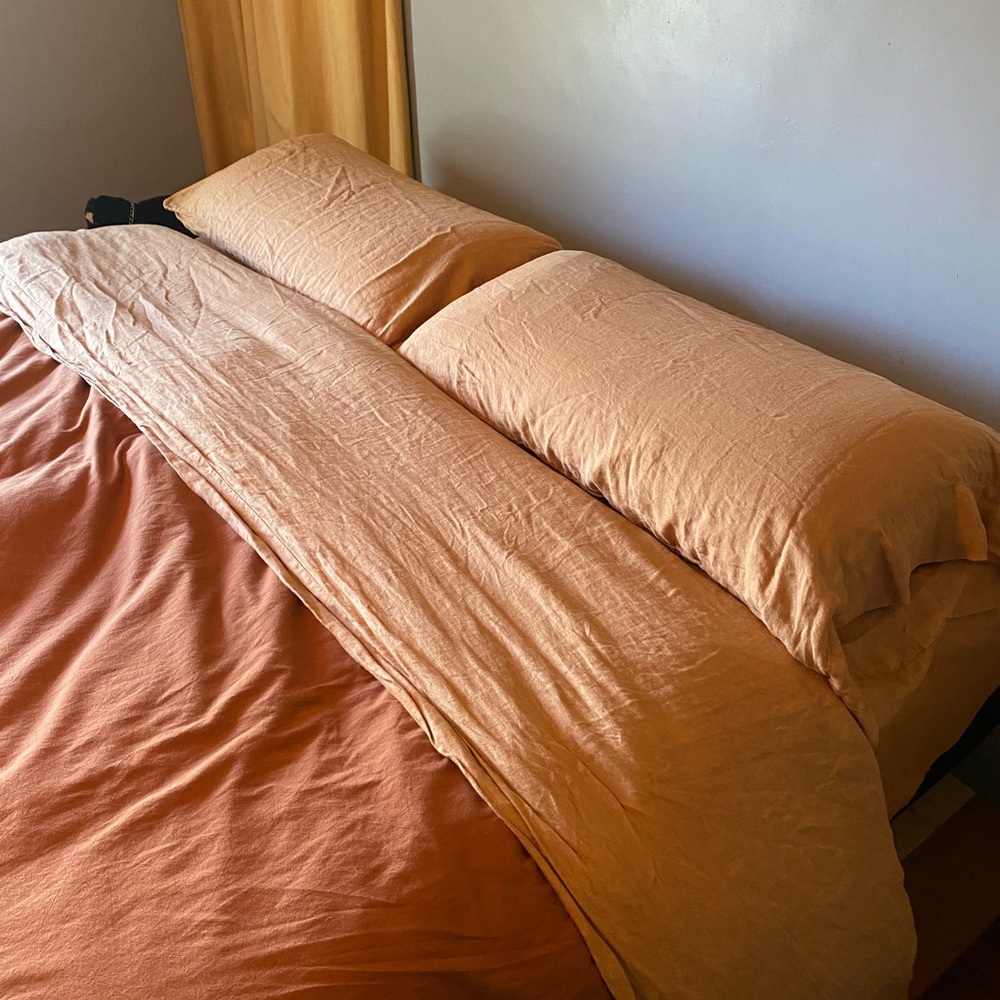 Crate & Barrel 100% Hemp Sheet Set -KING- Brulee Brown